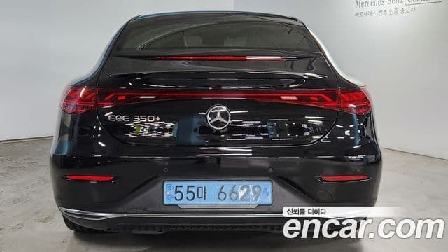 Mercedes-Benz EQE 2022 — ფოტო 16/20