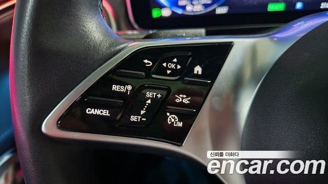 Mercedes-Benz EQE 2022 — ფოტო 14/20