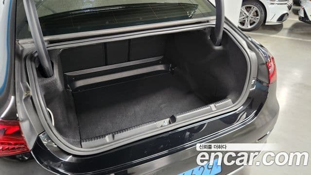 Mercedes-Benz EQE 2022 — ფოტო 5/20