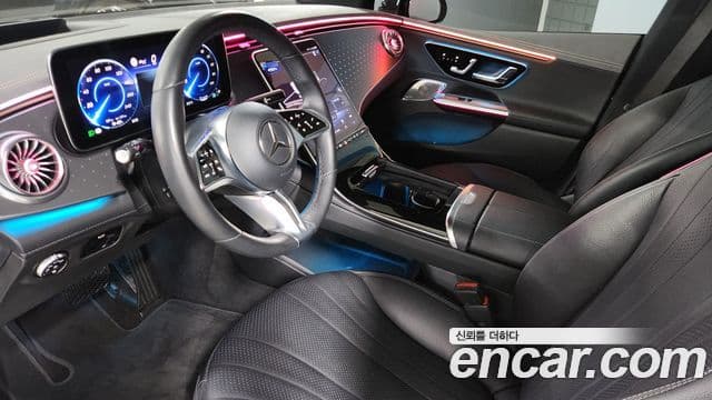 Mercedes-Benz EQE 2022 — ფოტო 18/20