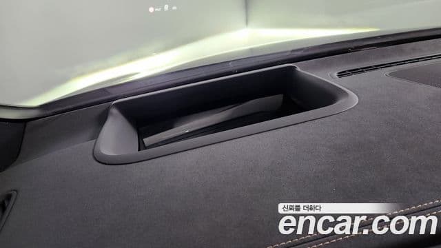 Mercedes-Benz EQE 2022 — ფოტო 8/20