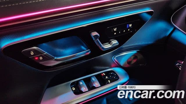 Mercedes-Benz EQE 2022 — ფოტო 10/20