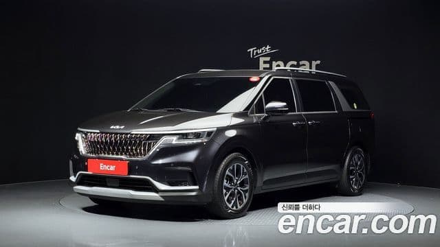 Kia Carnival 2023 — ფოტო 1/20