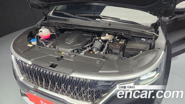 Kia Carnival 2023 — ფოტო 6/20