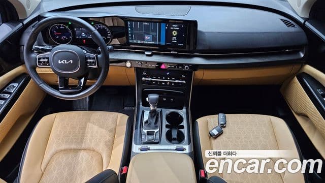 Kia Carnival 2023 — ფოტო 7/20