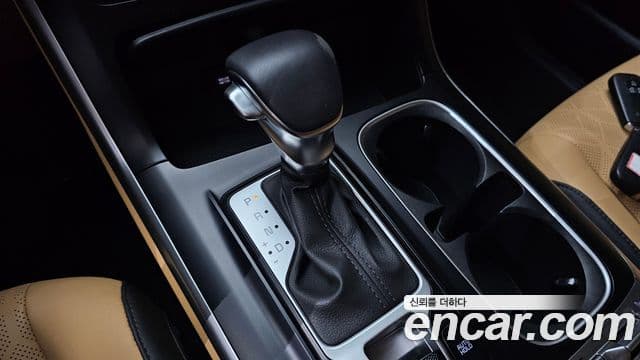 Kia Carnival 2023 — ფოტო 9/20