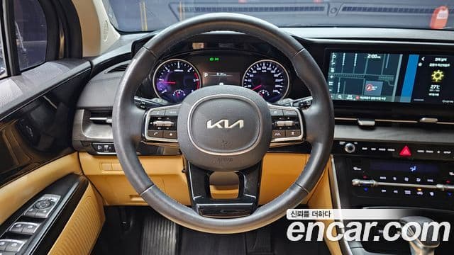 Kia Carnival 2023 — ფოტო 13/20