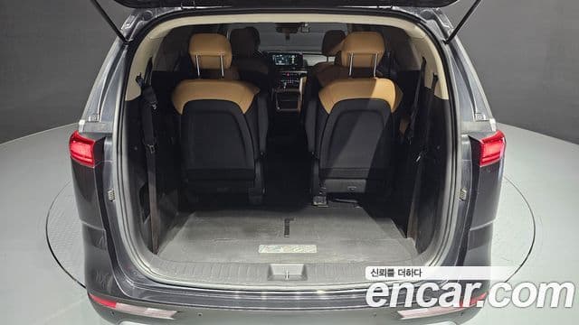 Kia Carnival 2023 — ფოტო 20/20