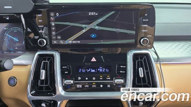 Kia Sorento 2020 — ფოტო 13/20