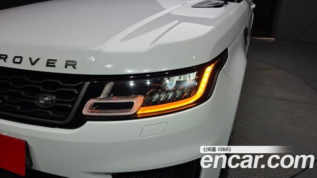 Land Rover Range Rover Sport 2022 — Photo 35/36