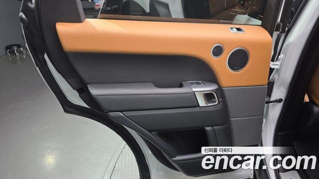 Land Rover Range Rover Sport 2022 — Photo 15/36