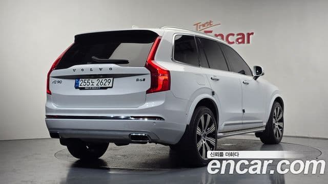 Volvo XC90 2021 — ფოტო 2/20
