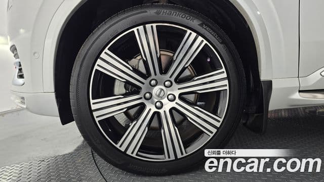 Volvo XC90 2021 — ფოტო 5/20
