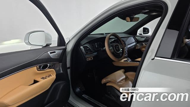 Volvo XC90 2021 — ფოტო 10/20