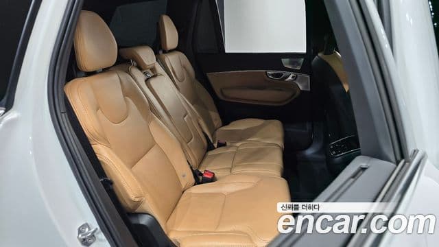 Volvo XC90 2021 — ფოტო 11/20