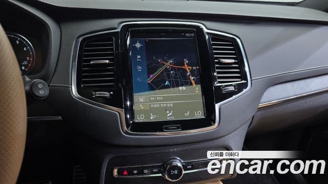 Volvo XC90 2021 — ფოტო 12/20