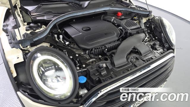 Mini Cooper Clubman 2021 — ფოტო 6/20