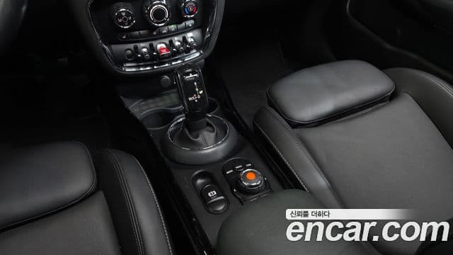 Mini Cooper Clubman 2021 — ფოტო 9/20