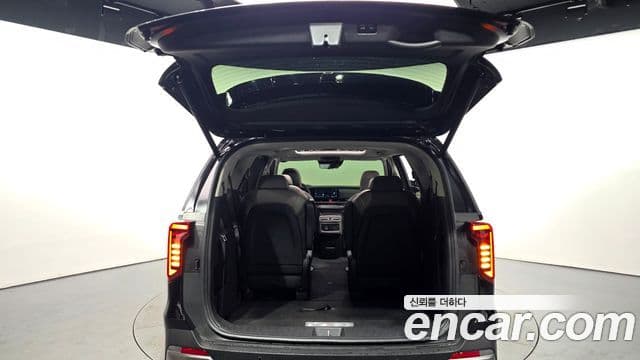 Kia Carnival 2024 — Şəkil 17/20