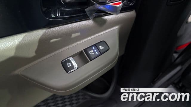 Kia Carnival 2024 — ფოტო 2/36