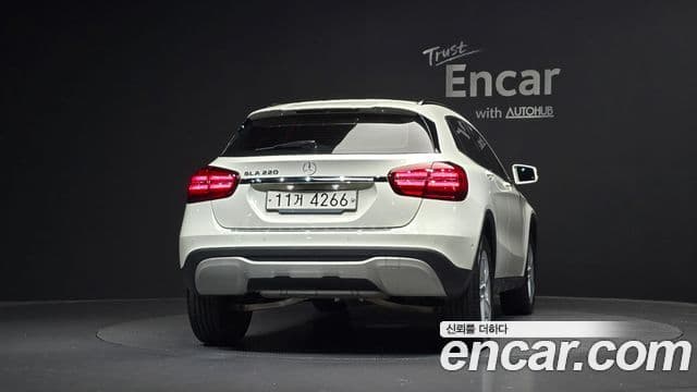 Mercedes-Benz GLA-Class 2018 — Фото 4/20