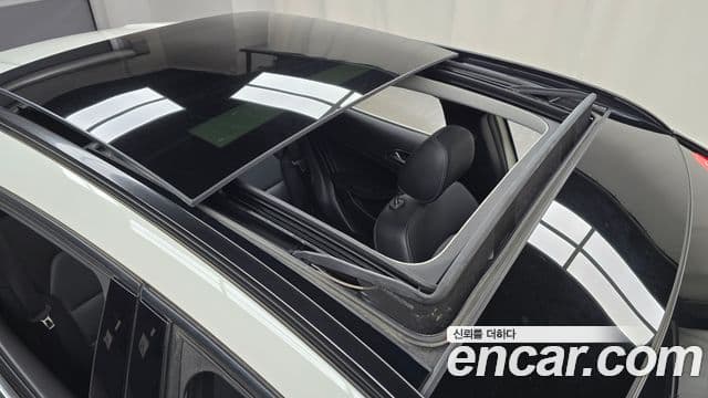 Mercedes-Benz GLA-Class 2018 — Фото 19/20