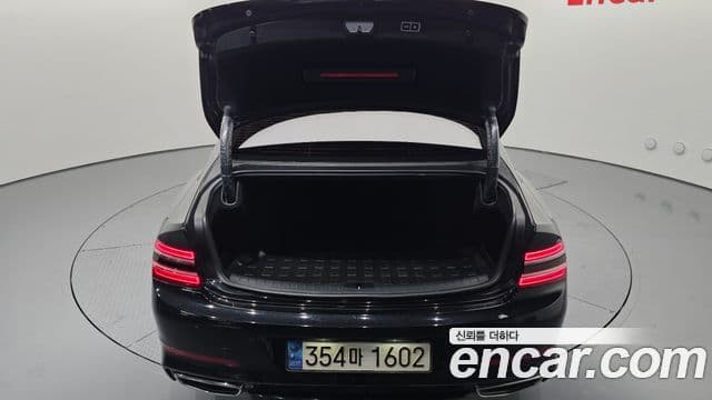 Genesis Electrified G80 2023 — Şəkil 18/20