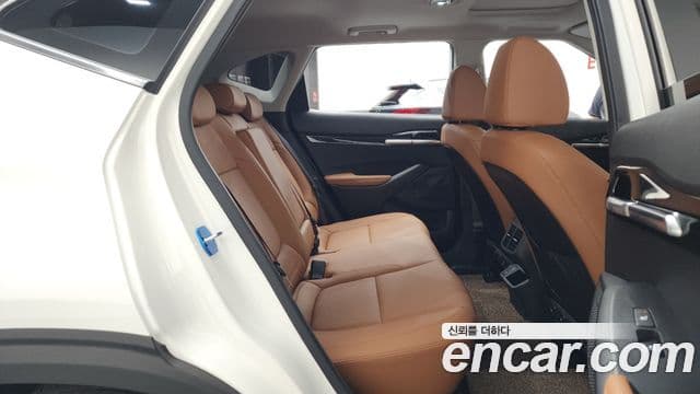 Kia Seltos 2023 — ფოტო 10/20