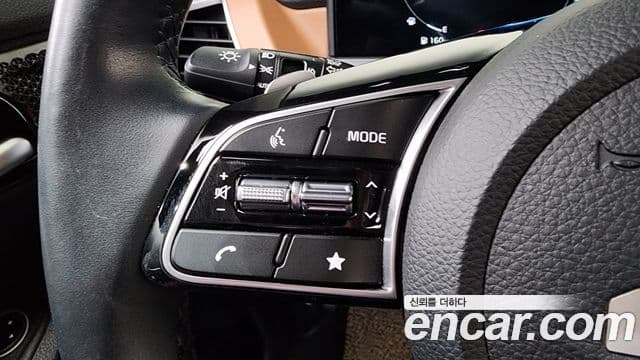 Kia Seltos 2023 — ფოტო 16/20