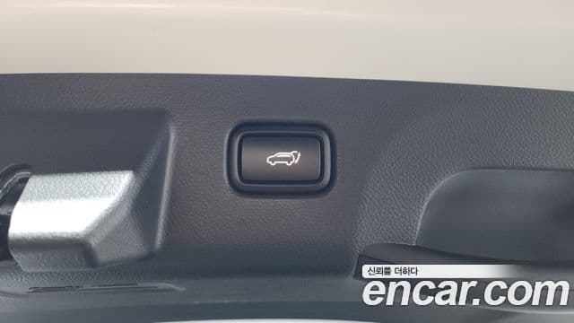Kia Seltos 2023 — ფოტო 19/20