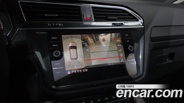 Volkswagen Tiguan 2018 — Фото 16/20