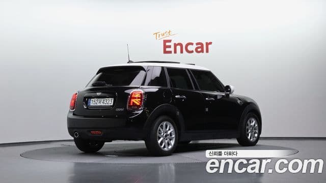 Mini Cooper 2021 — ფოტო 2/20