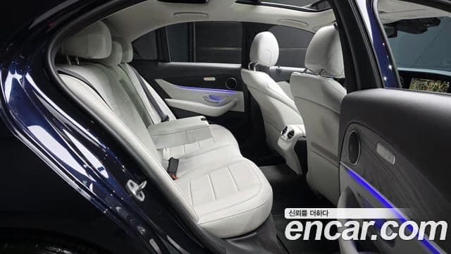 Mercedes-Benz E-Class 2022 — Şəkil 12/20