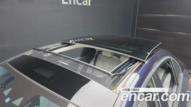 Mercedes-Benz E-Class 2022 — Şəkil 19/20