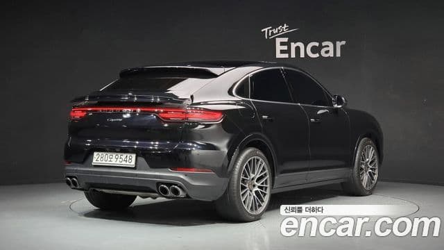 Porsche Cayenne 2020 — ფოტო 2/20