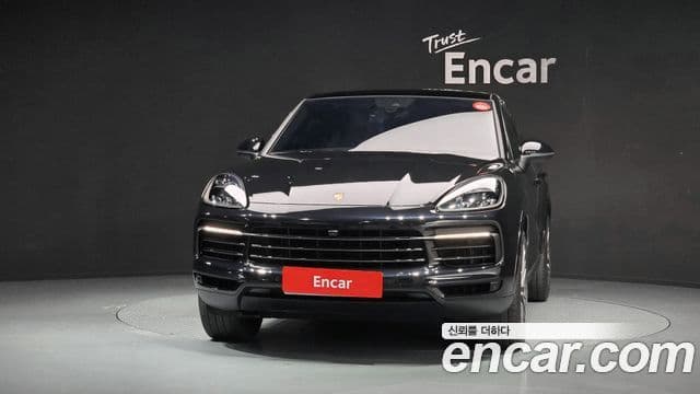 Porsche Cayenne 2020 — ფოტო 3/20