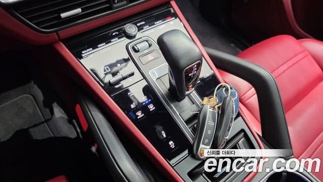 Porsche Cayenne 2020 — ფოტო 9/20
