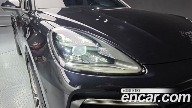 Porsche Cayenne 2020 — Photo 2/34