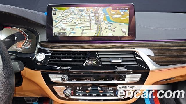 BMW 5 Series 2021 — Şəkil 15/20