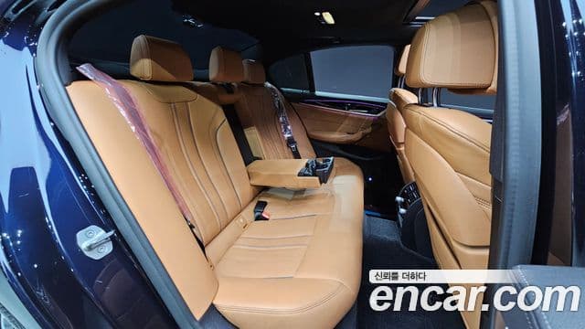 BMW 5 Series 2021 — Şəkil 19/20