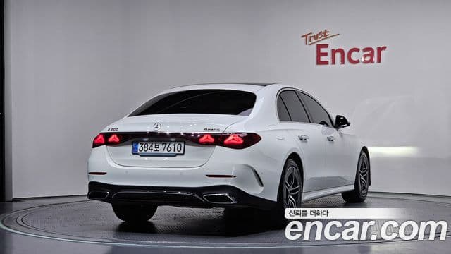 Mercedes-Benz E-Class 2024 — ფოტო 2/20