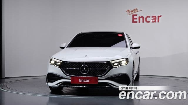 Mercedes-Benz E-Class 2024 — ფოტო 3/20