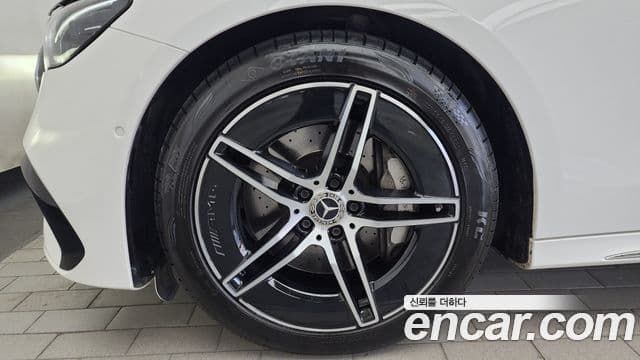 Mercedes-Benz E-Class 2024 — фото 5 из 20