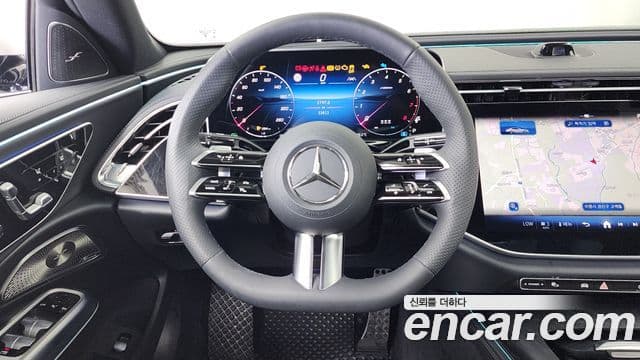 Mercedes-Benz E-Class 2024 — ფოტო 13/20