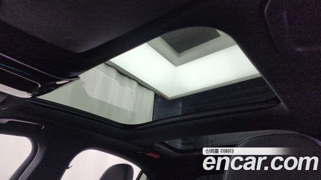 Mercedes-Benz E-Class 2024 — ფოტო 18/20