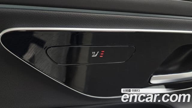 Mercedes-Benz E-Class 2024 — ფოტო 19/20