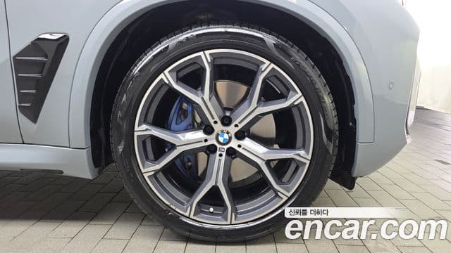 BMW X5 2025 — ფოტო 20/32