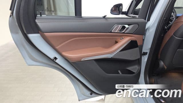 BMW X5 2025 — ფოტო 28/32