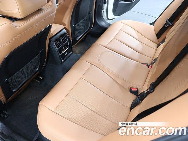 BMW 3 Series 2023 — Фото 14/20