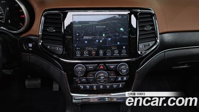 Jeep Grand Cherokee 2020 — Şəkil 14/20